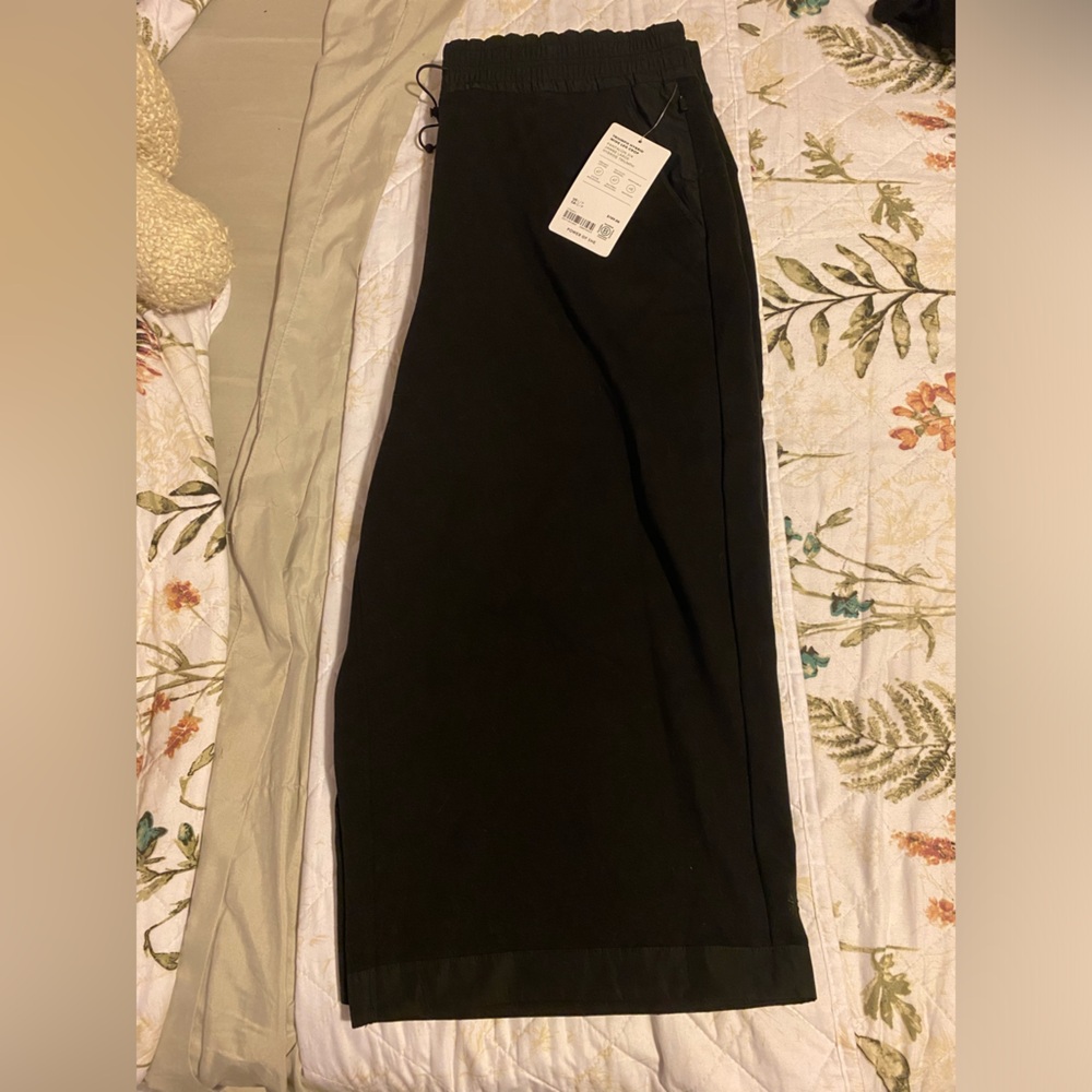 NWT- black athleta workout wear
